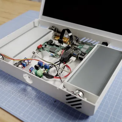 Laptop Raspberry Pi tự chế