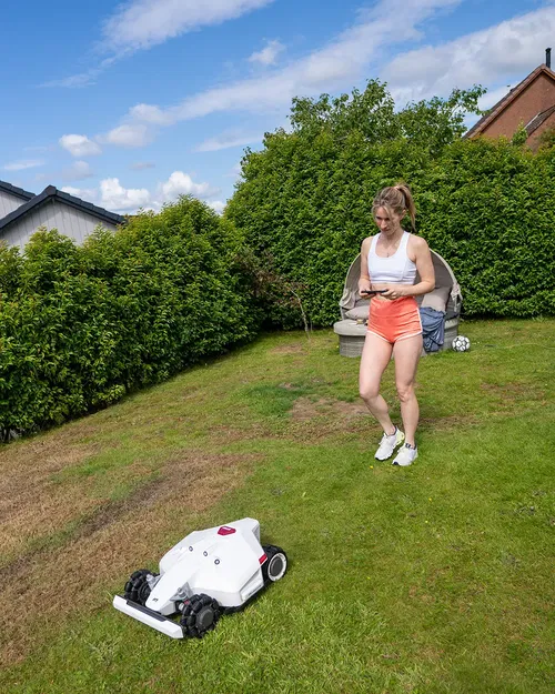 Giá đỡ tường cho ăng-ten RTK Mammotion Luba - Image 4