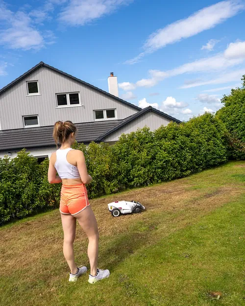 Giá đỡ tường cho ăng-ten RTK Mammotion Luba - Image 5