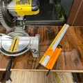 Giá đỡ cưa miter với thước đo và khối dừng - Thumbnail 2