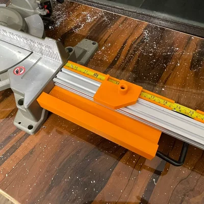 Giá đỡ cưa miter với thước đo và khối dừng