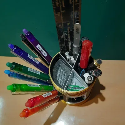 Giá đỡ bút kiểu chậu hoa đa năng với ngăn chia