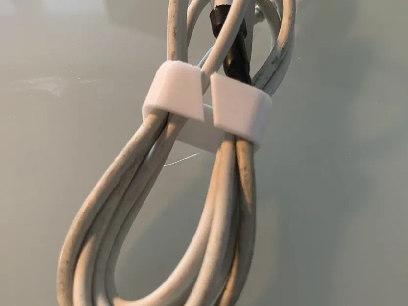 Giá đỡ cáp USB gọn nhẹ cho không gian làm việc - Image 1