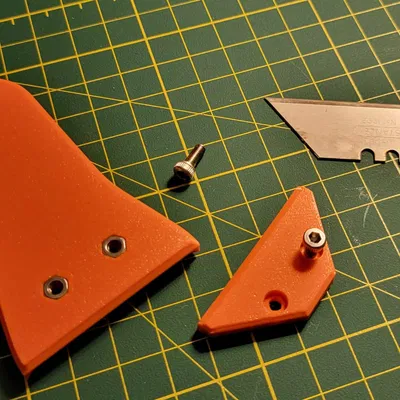 Công cụ cạo sắc bén với lưỡi dao utility tiêu chuẩn