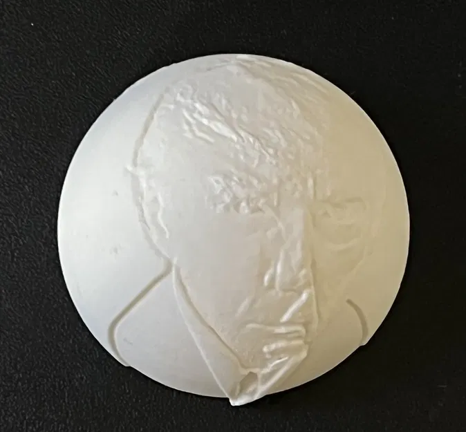 Hình cầu chân dung Trump in màu cam - Image 1