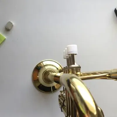 Mở rộng nút van cho kèn trumpet