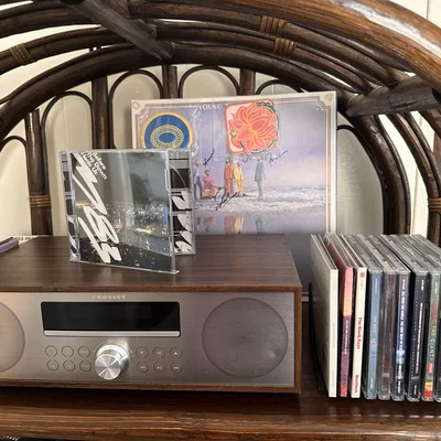 Giá đỡ CD đứng cho bộ sưu tập đĩa nhạc