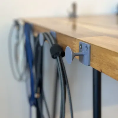 Giá treo cáp với lỗ gắn cho bàn làm việc