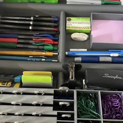 Giá đỡ kẹp giấy đa năng cho 4 kích thước khác nhau