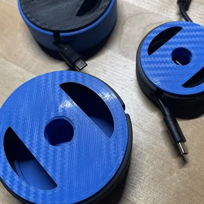 Cuộn cáp USB với tay cầm tích hợp