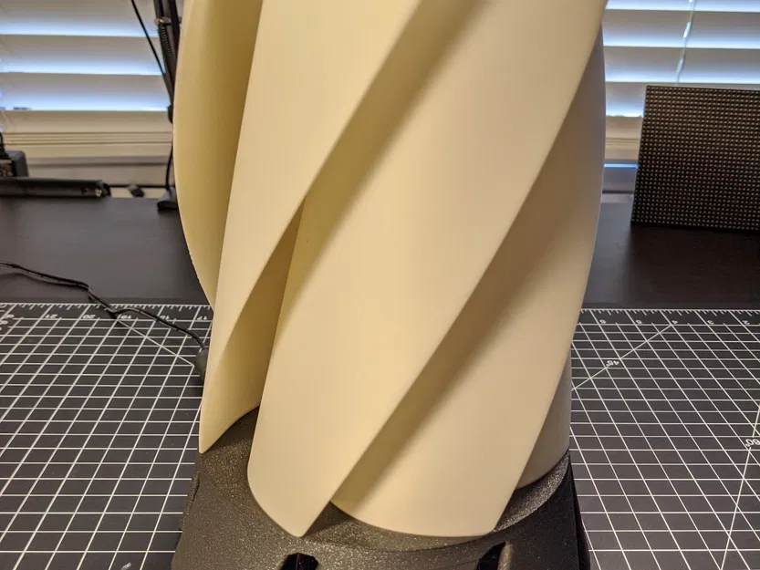 Đèn LED RGB hình tuabin - Image 2