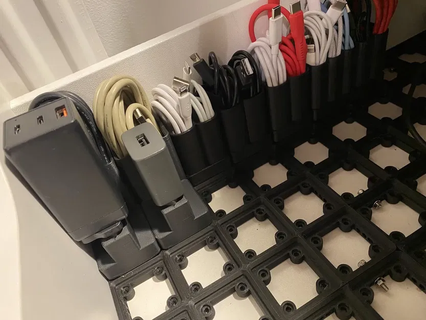 Giá đỡ Gridfinity với đầu cắm EU cho sạc điện thoại - Image 2