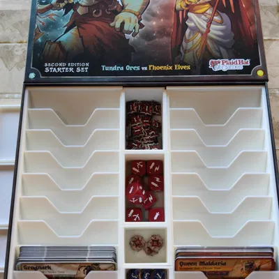 Hộp đựng cho bộ khởi đầu Summoner Wars phiên bản thứ hai