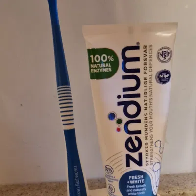 Giá đỡ bàn chải đánh răng đơn giản và gọn nhẹ