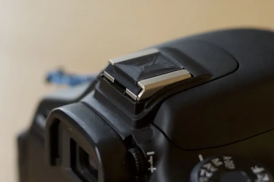 Nắp đậy hot shoe cho máy ảnh Canon EOS - Image 1