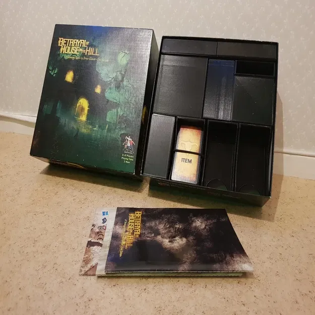 Hộp inlay cho trò chơi "Betrayal at House on the Hill - Image 2