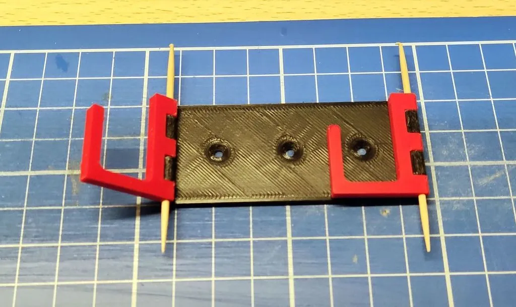 Giá đỡ điện thoại gắn tường tiện lợi - Image 3