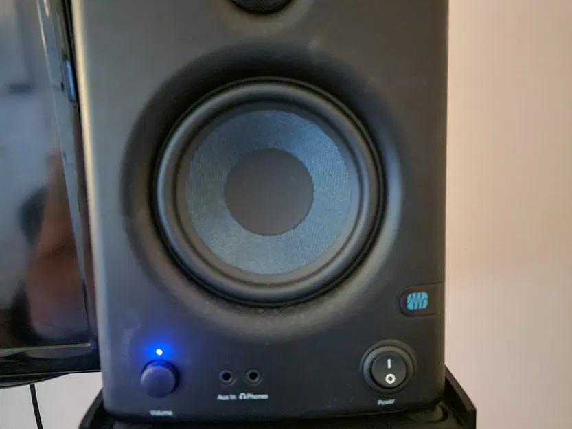 Giá đỡ loa Presonus Eris 4.5 treo tường - Image 3