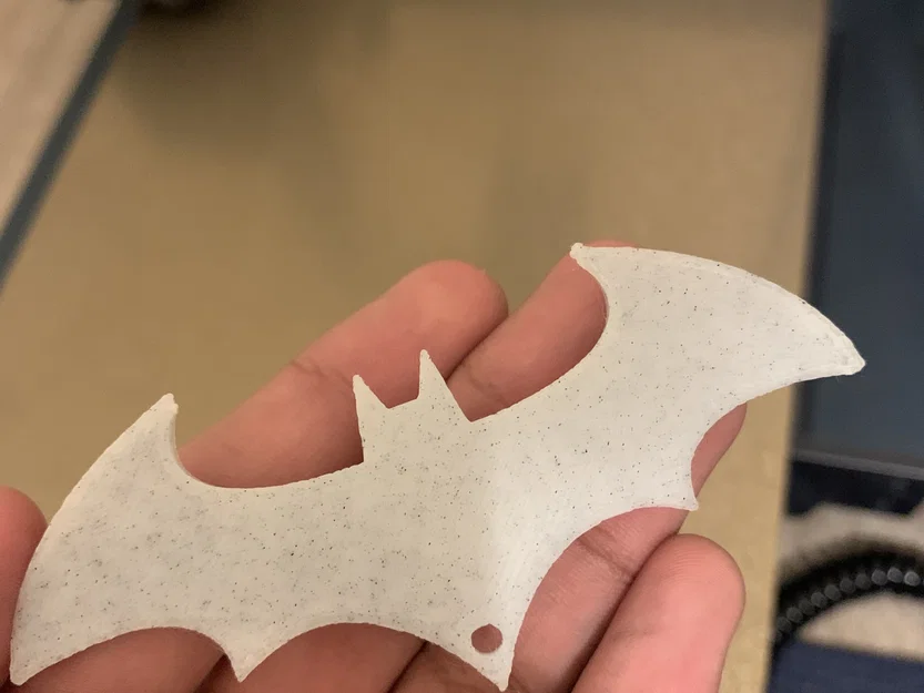 Móc khóa biểu tượng Batman - Batarang - Image 2