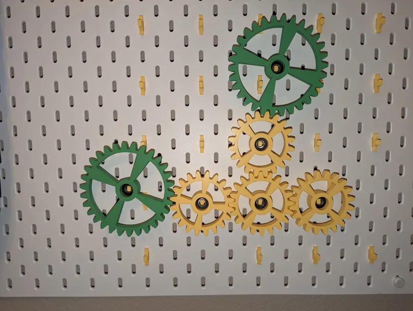 Đồ chơi bánh răng cho trẻ em sử dụng bảng ghim Ikea Skadis - Image 1