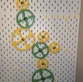 Đồ chơi bánh răng cho trẻ em sử dụng bảng ghim Ikea Skadis - Thumbnail 2