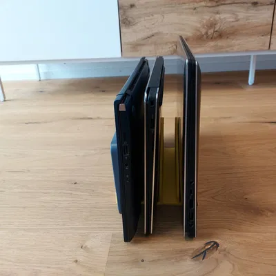 Giá đỡ laptop cho 5 máy tính xách tay tại nhà