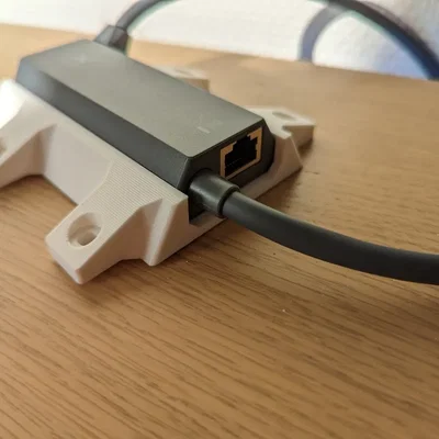 Giá đỡ treo tường cho bộ chuyển đổi Ethernet Starlink