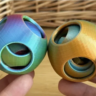 Bóng đố Trung Quốc độc đáo với thiết kế đa sắc