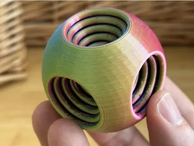 Bóng đố Trung Quốc độc đáo với thiết kế đa sắc - Image 2