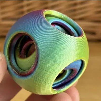 Bóng đố Trung Quốc độc đáo với thiết kế đa sắc