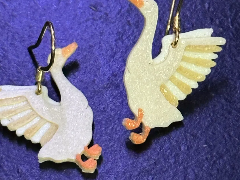 Bông tai ngỗng đa màu sắc với các khoảng dừng - Image 1