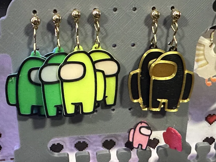 Bông tai Among Us đa màu sắc với thiết kế móc khóa - Image 1