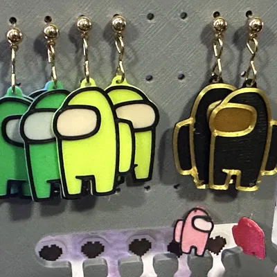 Bông tai Among Us đa màu sắc với thiết kế móc khóa