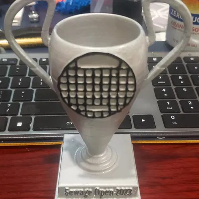 Cúp golf Sewage Open được sơn acrylic độc đáo