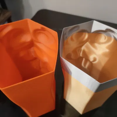 Giá đỡ bút sáng tạo theo phong cách bình hoa