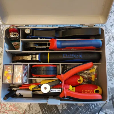 Hộp đựng dụng cụ nhỏ cho thợ điện