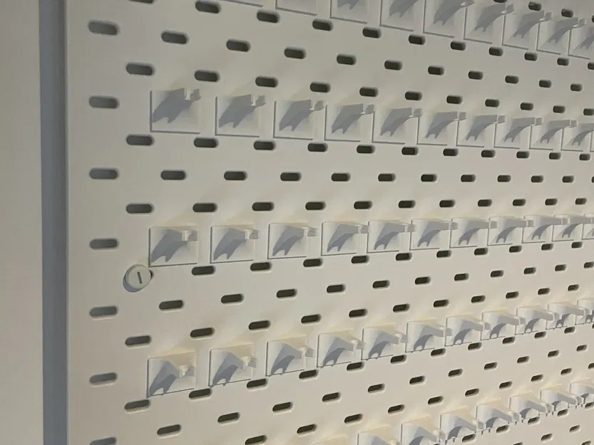 Giá đỡ benchy lắp vào bảng treo SKADIS của IKEA - Image 3