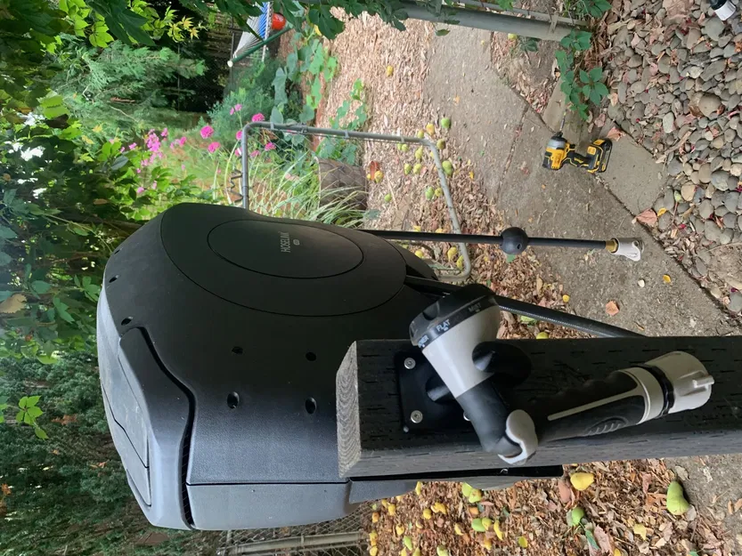 Móc treo vòi nước tưới cây gắn vào cột 4x4 - Image 1