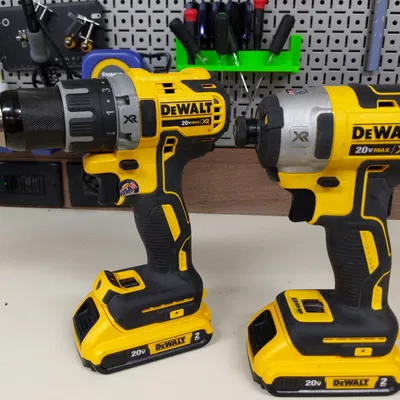 Giá đỡ gắn bên cho máy khoan và vít Dewalt
