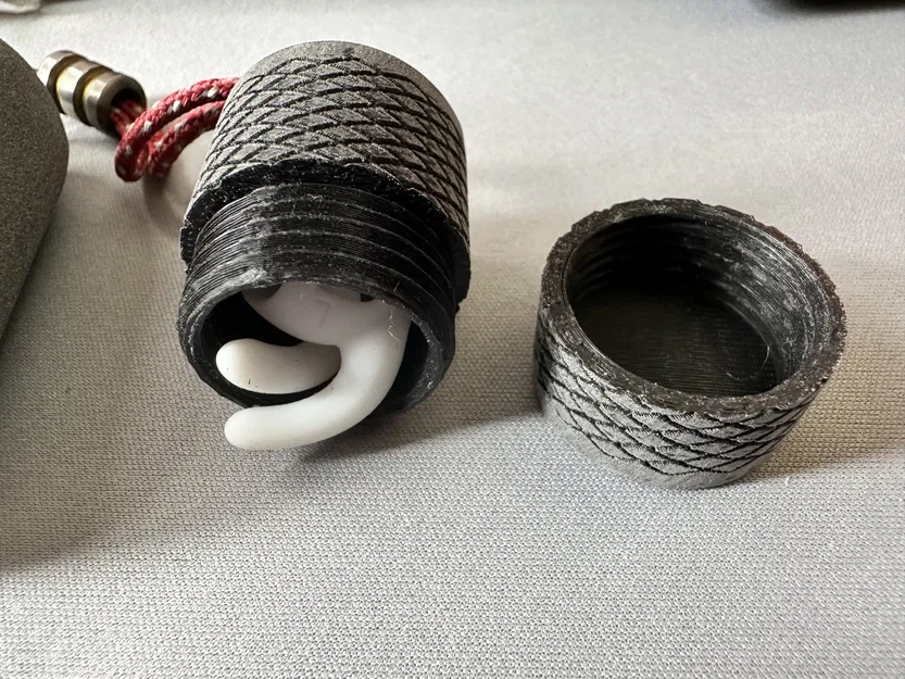 Hộp đựng móc tai Airpod và đầu tai nghe - Image 2