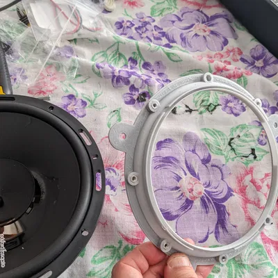 Giá đỡ loa cho BMW E46 convertible/coupe (165mm + 44mm)