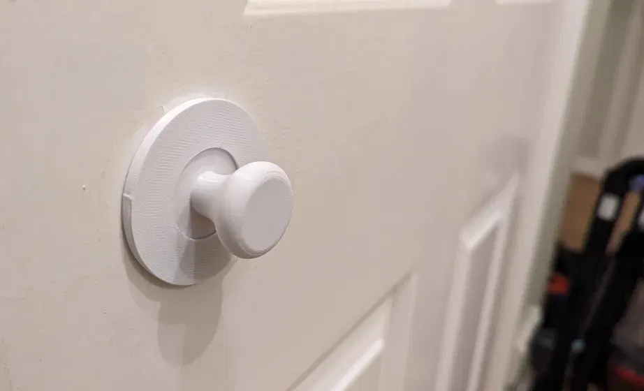 Tay nắm cửa gỗ với lỗ vít chìm - Image 1