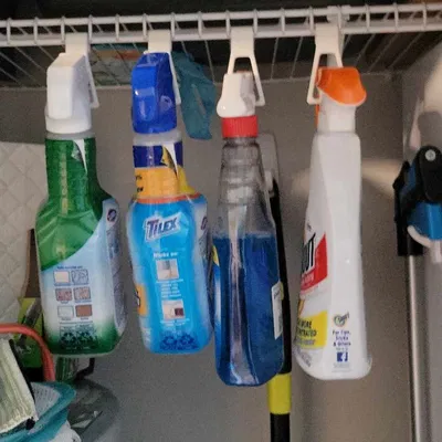 Giá treo chai xịt cho kệ giặt ủi