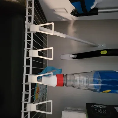 Giá treo chai xịt cho kệ giặt ủi