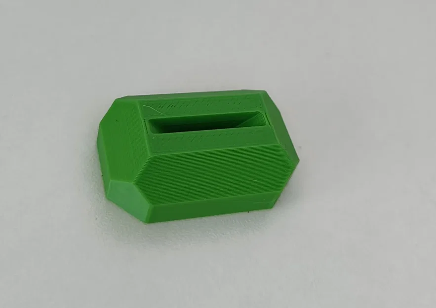 Giá đỡ hình trái tim với lỗ tam giác đơn giản - Image 2