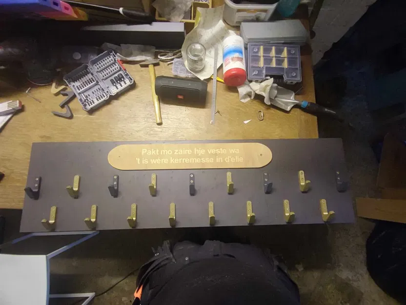 Móc treo quần áo tự làm cho hành lang - Image 2