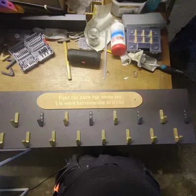 Móc treo quần áo tự làm cho hành lang