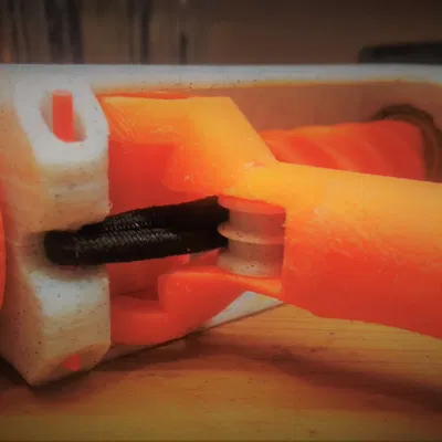 Máy khoan siết tay có cơ chế lò xo bằng dây cao su