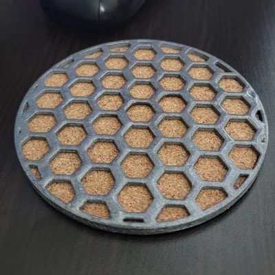 Đế lót ly tròn với lỗ hình tổ ong