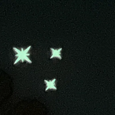 Ngôi sao thiết kế bán thực tế với ánh sáng phát quang